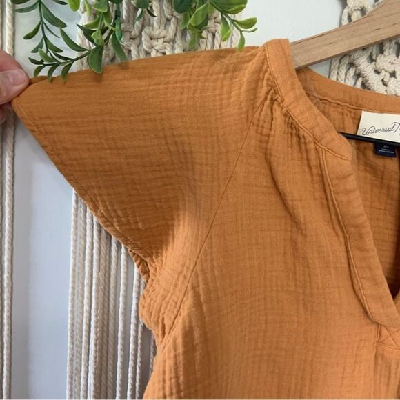 UNIVERSAL THREAD Gauzy Flutter Sleeve 100% Cotton V Neck Top Gold Orange XS - Picture 4 of 7